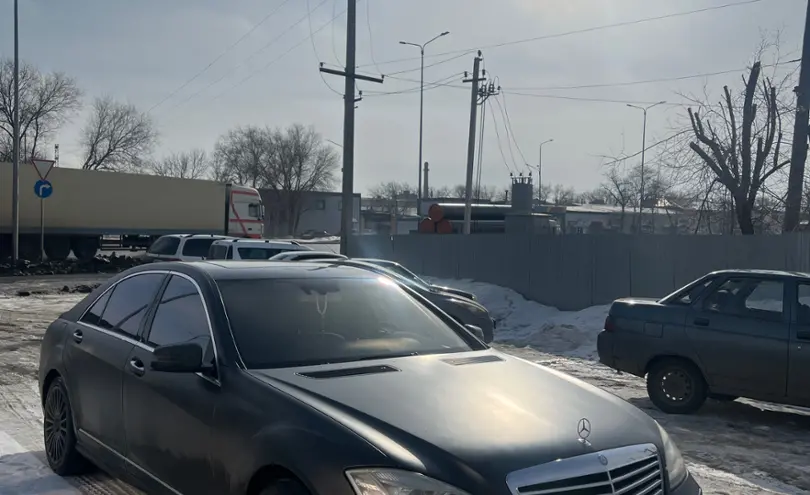 Mercedes-Benz S-Класс 2006 года за 7 000 000 тг. в Уральск фото 3