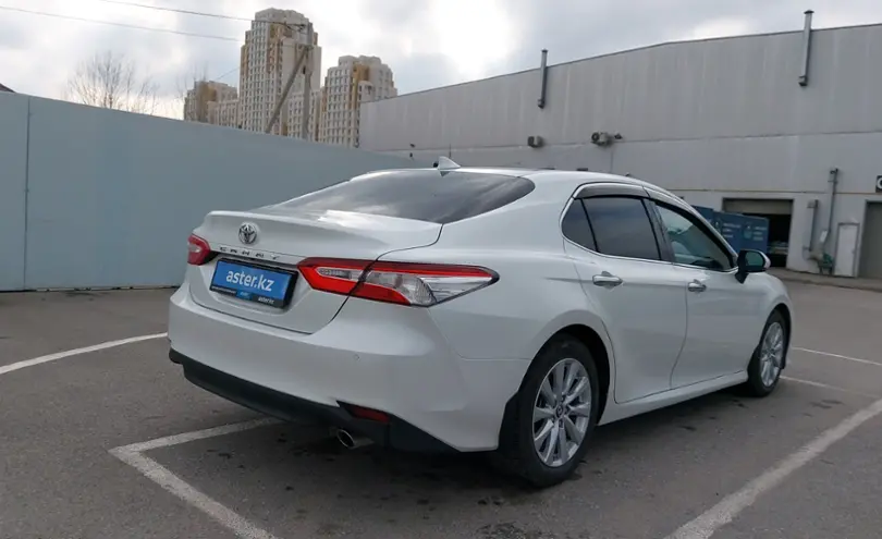 Toyota Camry 2018 года за 13 500 000 тг. в Шымкент фото 3