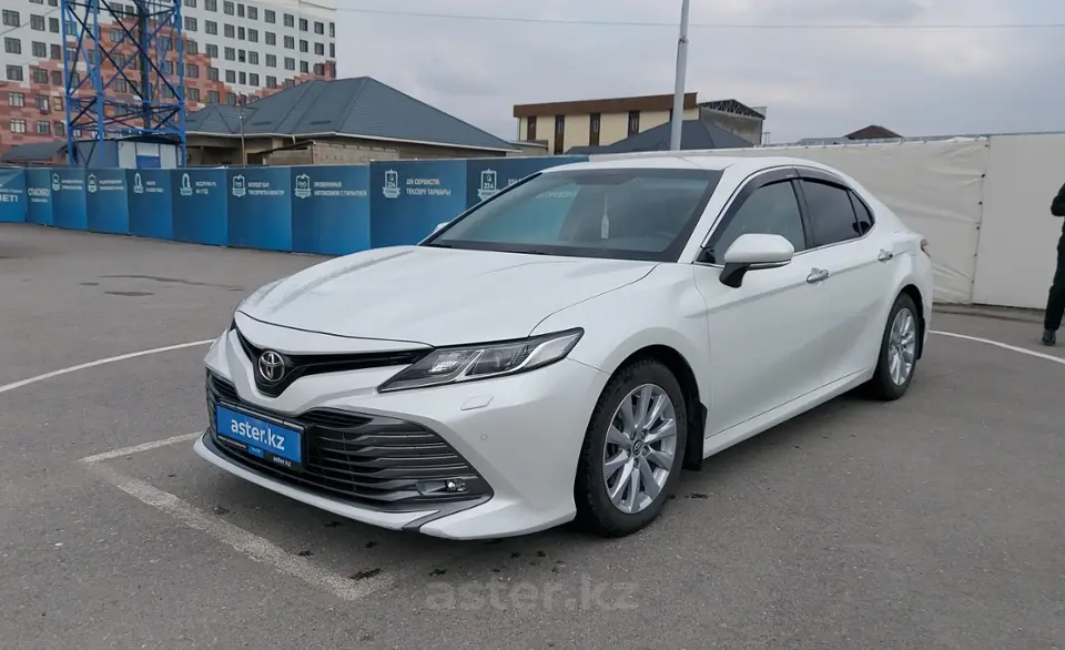 Toyota Camry 2018 года за 13 500 000 тг. в Шымкент