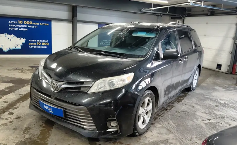 Toyota Sienna 2017 года за 12 500 000 тг. в Астана