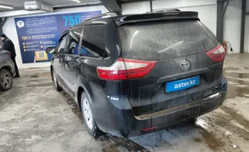 Toyota Sienna 2017 года за 12 500 000 тг. в Астана фото 4