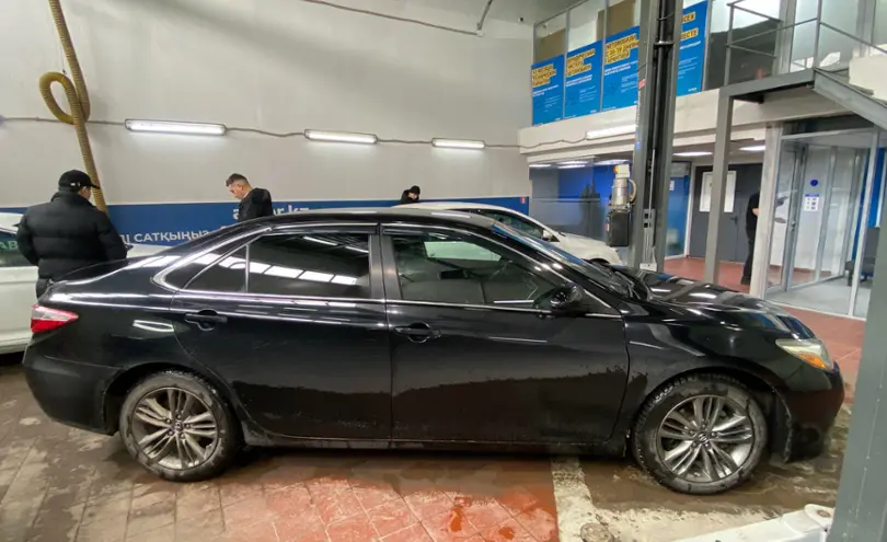 Toyota Camry 2016 года за 10 000 000 тг. в Астана фото 4