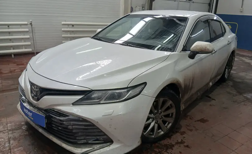 Toyota Camry 2019 года за 13 500 000 тг. в Астана