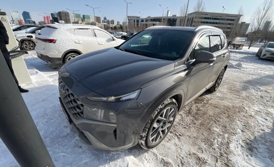 Hyundai Santa Fe 2021 года за 16 000 000 тг. в Астана