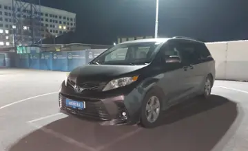 Toyota Sienna 2015 года за 15 000 000 тг. в Шымкент фото 1
