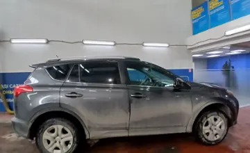 Toyota RAV4 2015 года за 10 000 000 тг. в Астана фото 4