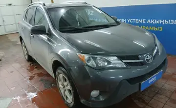 Toyota RAV4 2015 года за 10 000 000 тг. в Астана фото 3
