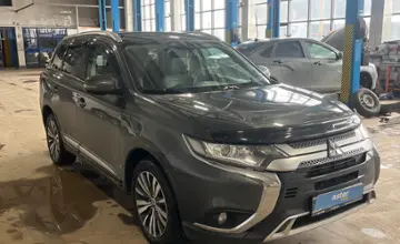Mitsubishi Outlander 2019 года за 10 000 000 тг. в Караганда фото 3