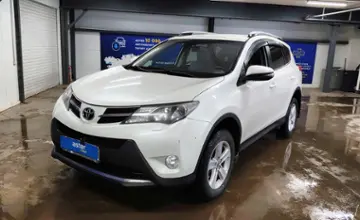 Toyota RAV4 2015 года за 10 000 000 тг. в Астана фото 1