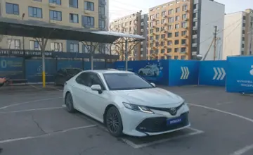 Toyota Camry 2019 года за 14 000 000 тг. в Алматы фото 2
