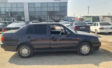 Volkswagen Vento 1993 года за 1 500 000 тг. в Шымкент фото 4