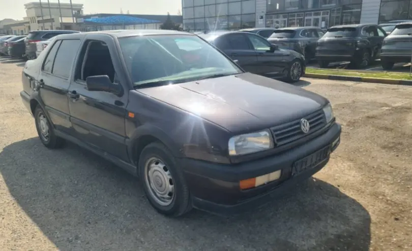 Volkswagen Vento 1993 года за 1 500 000 тг. в Шымкент фото 3