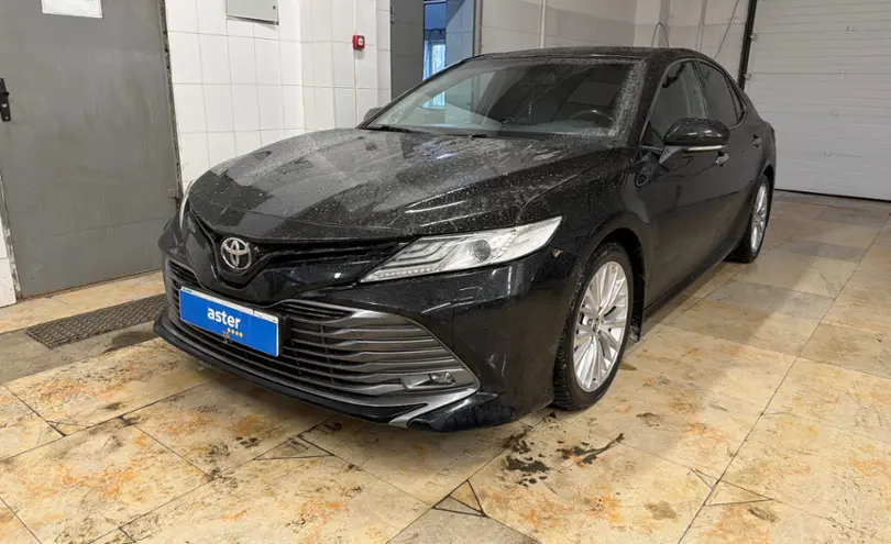 Toyota Camry 2018 года за 13 000 000 тг. в Актобе