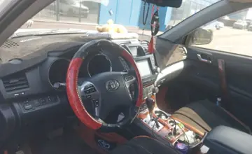 Toyota Highlander 2012 года за 12 000 000 тг. в Алматы фото 5