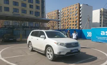 Toyota Highlander 2012 года за 12 000 000 тг. в Алматы фото 2
