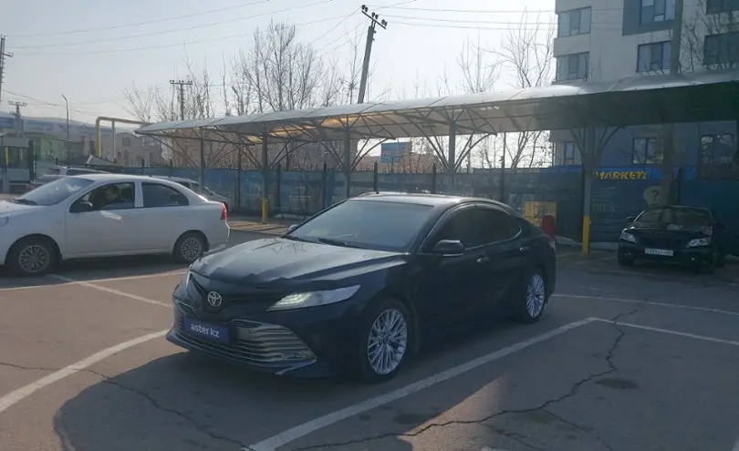 Toyota Camry 2018 года за 12 000 000 тг. в Алматы