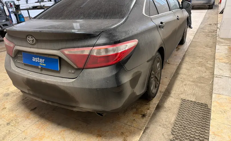 Toyota Camry 2015 года за 9 400 000 тг. в Актобе фото 5