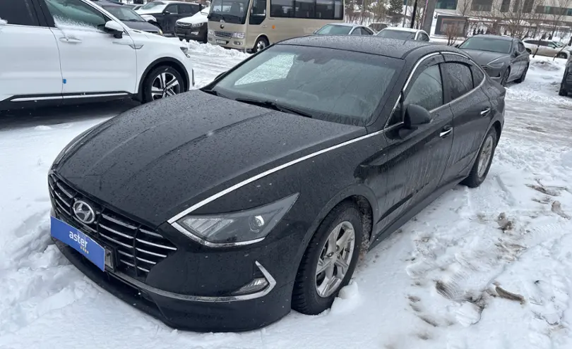Hyundai Sonata 2019 года за 9 500 000 тг. в Астана