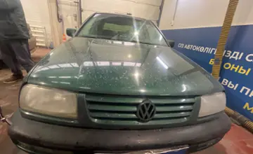 Volkswagen Vento 1997 года за 1 300 000 тг. в Астана фото 2
