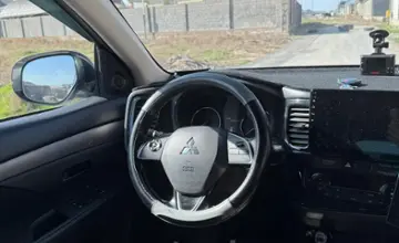 Mitsubishi Outlander 2018 года за 8 500 000 тг. в Шымкент фото 3