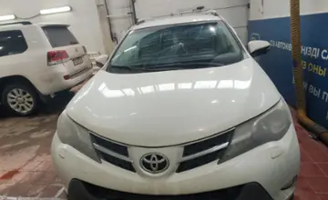 Toyota RAV4 2013 года за 10 000 000 тг. в Астана фото 2