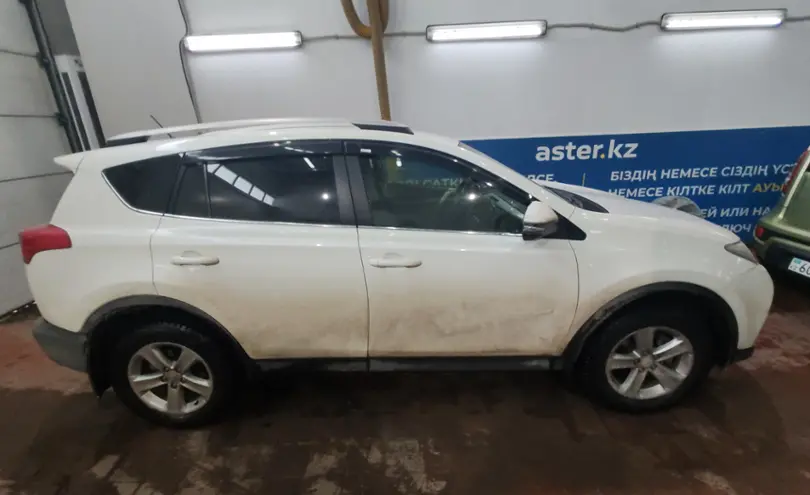 Toyota RAV4 2013 года за 10 000 000 тг. в Астана фото 4