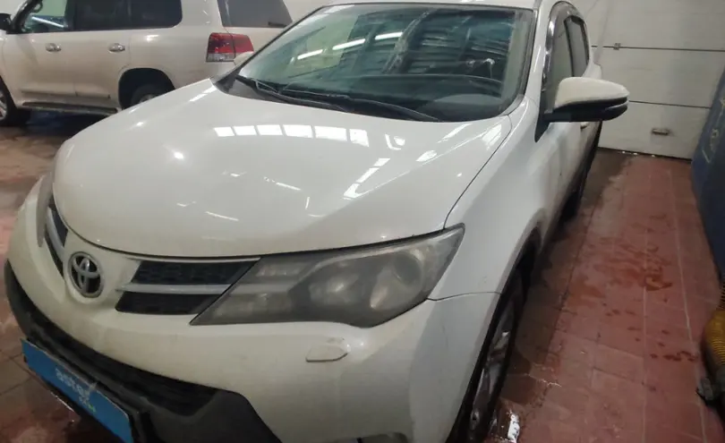 Toyota RAV4 2013 года за 10 000 000 тг. в Астана