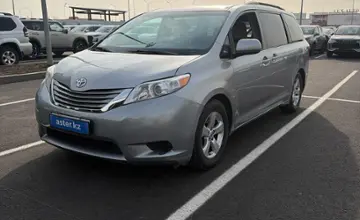 Toyota Sienna 2015 года за 12 000 000 тг. в Алматы фото 1