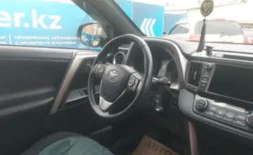 Toyota RAV4 2018 года за 12 000 000 тг. в Алматы фото 5
