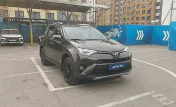 Toyota RAV4 2018 года за 12 000 000 тг. в Алматы фото 2