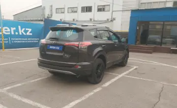 Toyota RAV4 2018 года за 12 000 000 тг. в Алматы фото 3