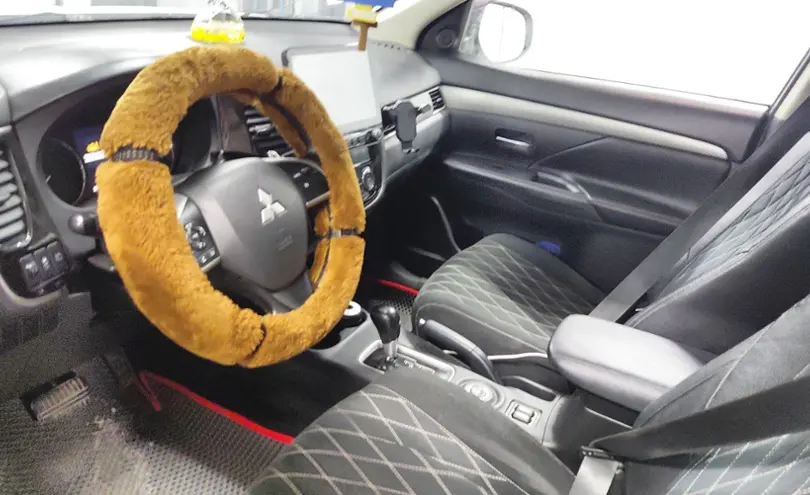 Mitsubishi Outlander 2013 года за 8 300 000 тг. в Астана фото 5