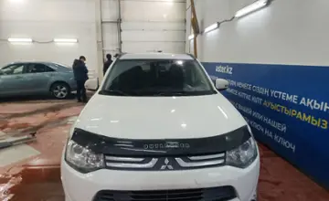 Mitsubishi Outlander 2013 года за 6 000 000 тг. в Астана фото 2