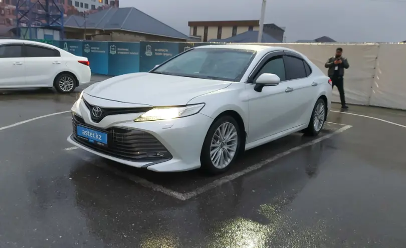 Toyota Camry 2019 года за 13 500 000 тг. в Шымкент