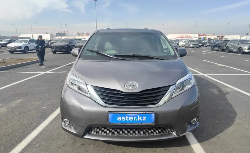 Toyota Sienna 2014 года за 14 000 000 тг. в Алматы фото 2