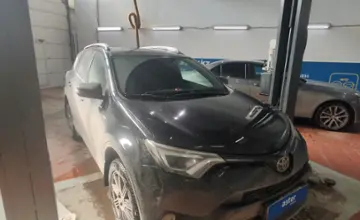 Toyota RAV4 2018 года за 11 000 000 тг. в Астана фото 3