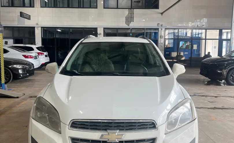 Chevrolet Tracker 2014 года за 3 800 000 тг. в Караганда фото 2