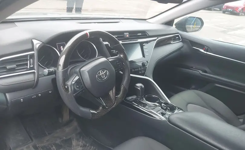 Toyota Camry 2018 года за 10 500 000 тг. в Алматы фото 5