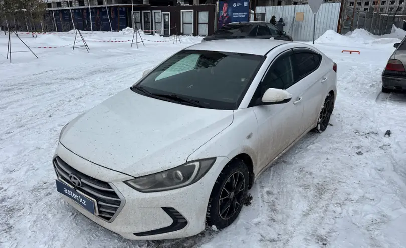 Hyundai Elantra 2017 года за 6 500 000 тг. в Астана