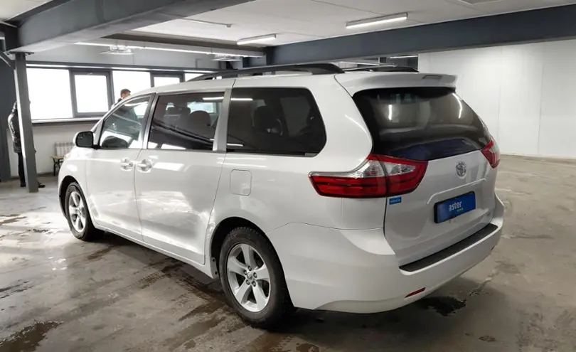 Toyota Sienna 2017 года за 14 000 000 тг. в Астана фото 4