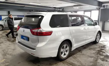 Toyota Sienna 2017 года за 14 000 000 тг. в Астана фото 3