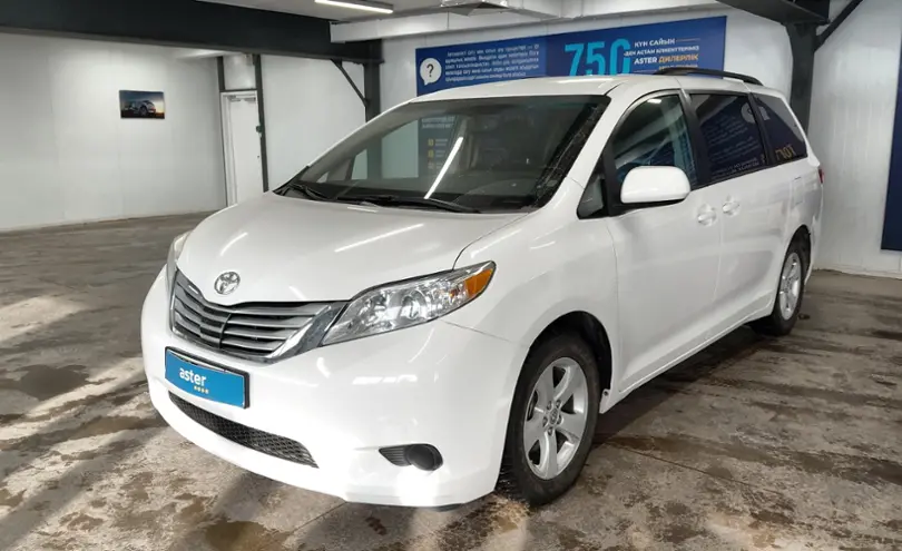 Toyota Sienna 2017 года за 14 000 000 тг. в Астана