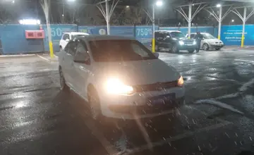 Volkswagen Polo 2014 года за 3 000 000 тг. в Алматы фото 2