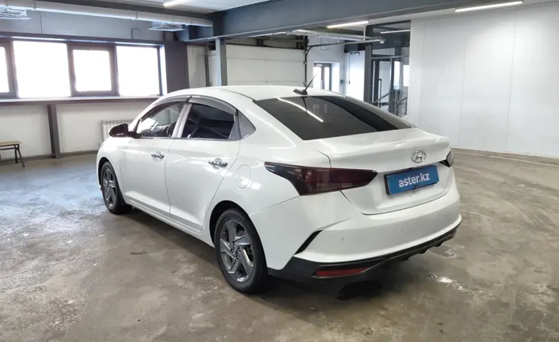 Hyundai Accent 2020 года за 9 300 000 тг. в Астана фото 4