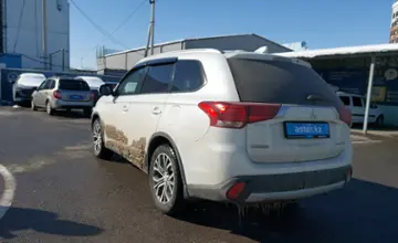 Mitsubishi Outlander 2017 года за 9 200 000 тг. в Шымкент фото 4