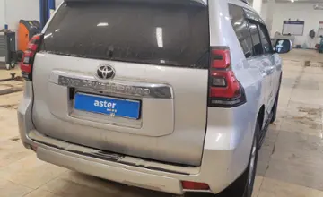 Toyota Land Cruiser Prado 2019 года за 24 000 000 тг. в Актобе