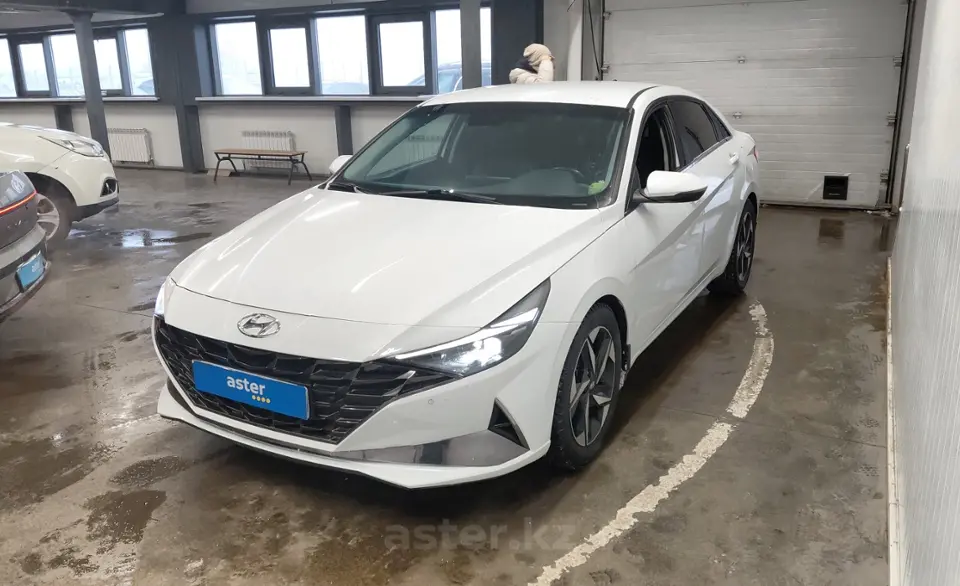 Hyundai Elantra 2021 года за 9 500 000 тг. в Астана
