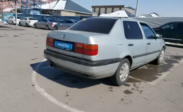 Volkswagen Vento 1993 года за 1 800 000 тг. в Шымкент фото 3