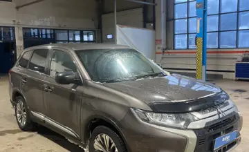Mitsubishi Outlander 2019 года за 10 700 000 тг. в Караганда фото 3