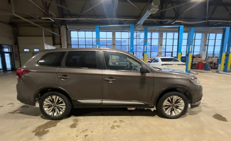 Mitsubishi Outlander 2019 года за 10 700 000 тг. в Караганда фото 4
